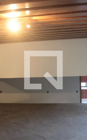 Casa à venda com 650m², 4 quartos e 4 vagasSala