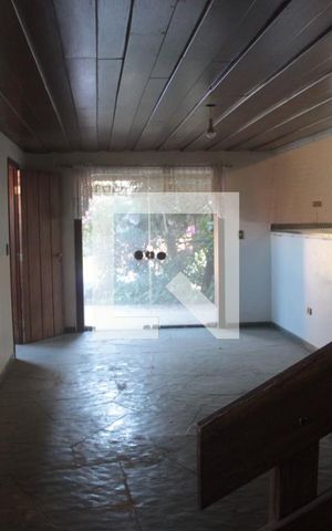 Casa à venda com 650m², 4 quartos e 4 vagasSala