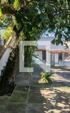 Casa à venda com 480m², 4 quartos e 2 vagasCanil