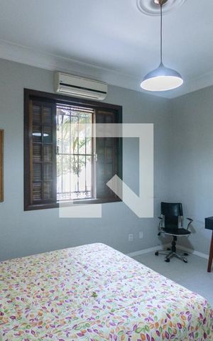 Casa à venda com 480m², 4 quartos e 2 vagasQuarto 1 (primeiro andar)