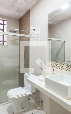 Casa à venda com 480m², 4 quartos e 2 vagasBanheiro 1 (primeiro andar)