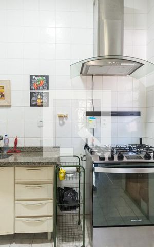 Casa à venda com 480m², 4 quartos e 2 vagasCozinha (primeiro andar)