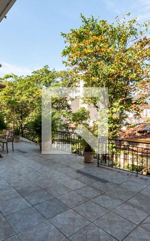 Casa à venda com 480m², 4 quartos e 2 vagasVaranda 1 (primeiro andar)