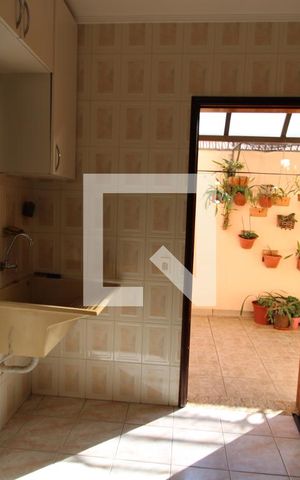 Casa à venda com 133m², 3 quartos e 2 vagasÁrea de serviço
