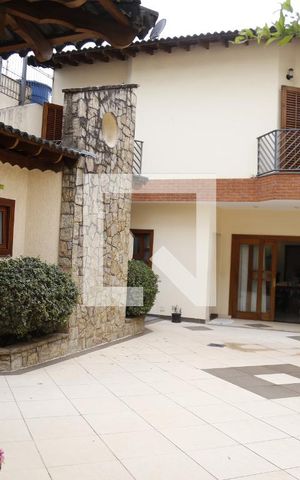 Casa à venda com 350m², 3 quartos e sem vagaQuintal