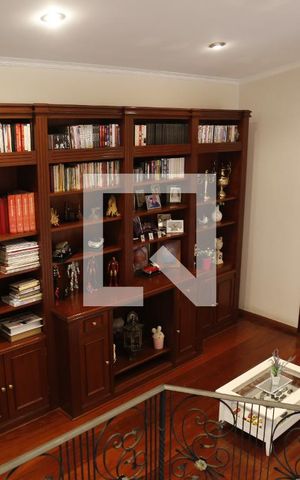 Casa à venda com 350m², 3 quartos e sem vagaBiblioteca