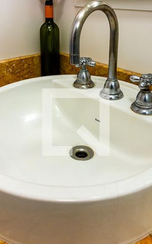 Apartamento à venda com 53m², 2 quartos e 1 vaga Apartamento à venda com 53m², 2 quartos e 1 vagaBanheiro