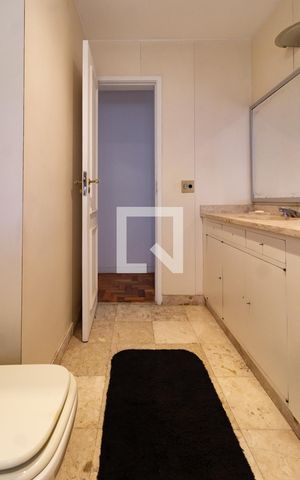 Apartamento à venda com 173m², 4 quartos e 1 vaga Apartamento à venda com 173m², 4 quartos e 1 vagaDetalhe do banheiro social