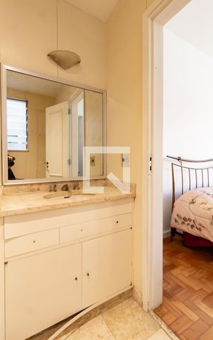 Apartamento à venda com 173m², 4 quartos e 1 vaga Apartamento à venda com 173m², 4 quartos e 1 vagaDetalhe do banheiro da suíte