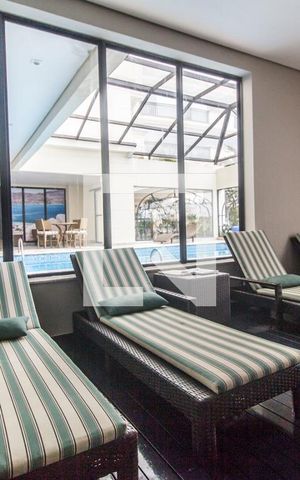 Apartamento para alugar com 167m², 3 quartos e 3 vagas Apartamento para alugar com 167m², 3 quartos e 3 vagasPiscina Coberta
