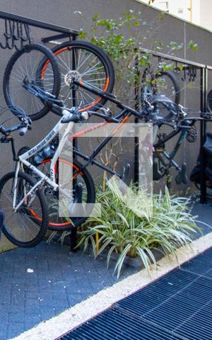 Studio à venda com 27m², 1 quarto e sem vaga Studio à venda com 27m², 1 quarto e sem vagaÁrea comum- bicicletário