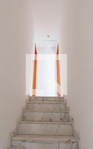 Casa de condomínio para alugar com 75m², 2 quartos e 2 vagasEscadas