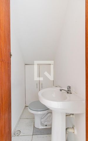 Casa de condomínio para alugar com 75m², 2 quartos e 2 vagasLavabo