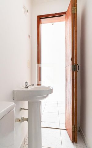 Casa de condomínio para alugar com 75m², 2 quartos e 2 vagasLavabo