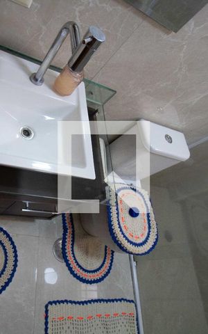 Casa de condomínio à venda com 190m², 4 quartos e 3 vagas Casa de condomínio à venda com 190m², 4 quartos e 3 vagasbanheiro 1