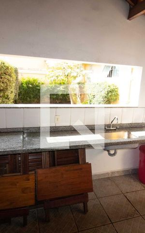 Casa de condomínio à venda com 190m², 4 quartos e 3 vagas Casa de condomínio à venda com 190m², 4 quartos e 3 vagasÁrea Externa