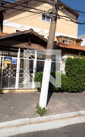 Casa de condomínio à venda com 190m², 4 quartos e 3 vagas Casa de condomínio à venda com 190m², 4 quartos e 3 vagasFachada