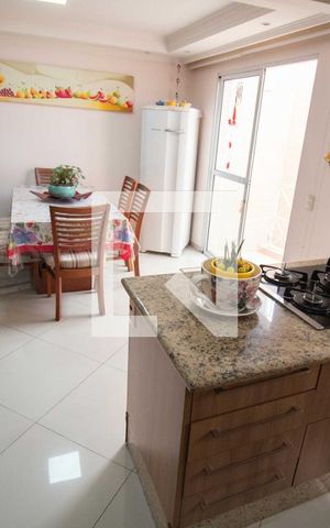 Casa de condomínio à venda com 190m², 4 quartos e 3 vagas Casa de condomínio à venda com 190m², 4 quartos e 3 vagasCozinha
