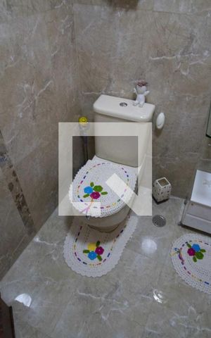 Casa de condomínio à venda com 190m², 4 quartos e 3 vagas Casa de condomínio à venda com 190m², 4 quartos e 3 vagasBanheiro 3