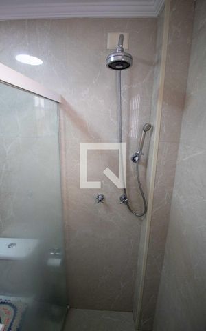 Casa de condomínio à venda com 190m², 4 quartos e 3 vagas Casa de condomínio à venda com 190m², 4 quartos e 3 vagasbanheiro 1