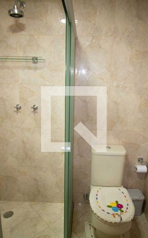 Casa de condomínio à venda com 190m², 4 quartos e 3 vagas Casa de condomínio à venda com 190m², 4 quartos e 3 vagasBanheiro 3
