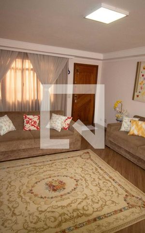 Casa de condomínio à venda com 190m², 4 quartos e 3 vagas Casa de condomínio à venda com 190m², 4 quartos e 3 vagasSala