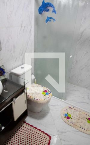 Casa de condomínio à venda com 190m², 4 quartos e 3 vagas Casa de condomínio à venda com 190m², 4 quartos e 3 vagasBanheiro 2