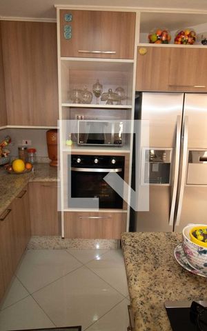 Casa de condomínio à venda com 190m², 4 quartos e 3 vagas Casa de condomínio à venda com 190m², 4 quartos e 3 vagasCozinha