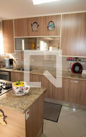 Casa de condomínio à venda com 190m², 4 quartos e 3 vagas Casa de condomínio à venda com 190m², 4 quartos e 3 vagasCozinha