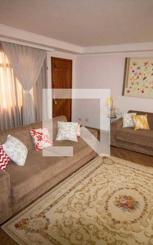 Casa de condomínio à venda com 190m², 4 quartos e 3 vagas Casa de condomínio à venda com 190m², 4 quartos e 3 vagasSala