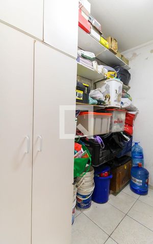 Casa à venda com 638m², 5 quartos e 5 vagas Casa à venda com 638m², 5 quartos e 5 vagasQuarto de Serviço