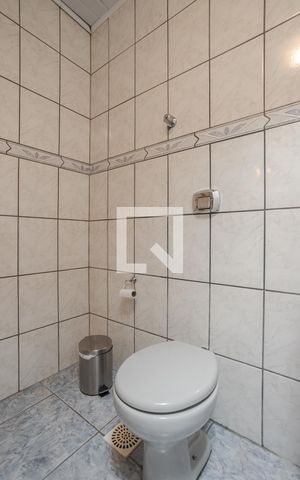 Casa à venda com 225m², 3 quartos e 4 vagas Casa à venda com 225m², 3 quartos e 4 vagasBanheiro Social