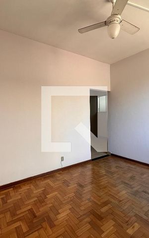 Apartamento à venda com 90m², 3 quartos e sem vaga Apartamento à venda com 90m², 3 quartos e sem vagaSala