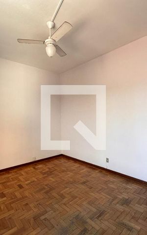 Apartamento à venda com 90m², 3 quartos e sem vaga Apartamento à venda com 90m², 3 quartos e sem vagaSala