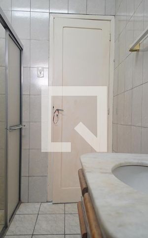 Casa à venda com 259m², 5 quartos e 4 vagasBanheiro 1
