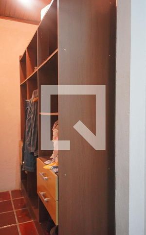 Casa à venda com 259m², 5 quartos e 4 vagasCloset