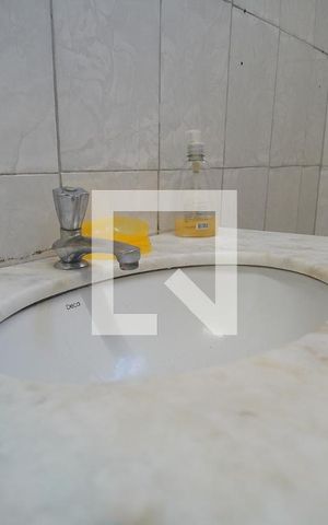 Casa à venda com 259m², 5 quartos e 4 vagasDetalhe do banheiro