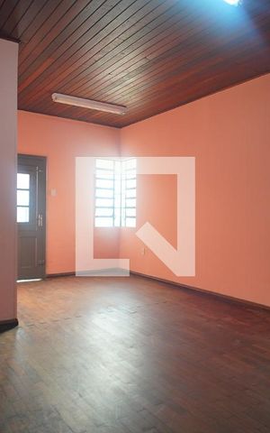 Casa à venda com 259m², 5 quartos e 4 vagasSala