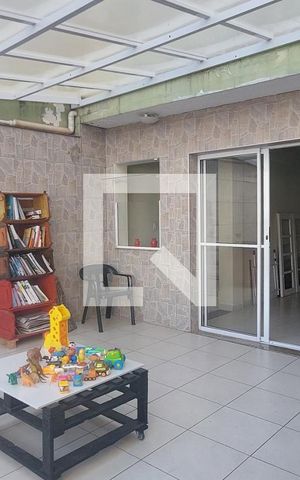 Casa à venda com 250m², 3 quartos e 5 vagas Casa à venda com 250m², 3 quartos e 5 vagasÁrea de convivência