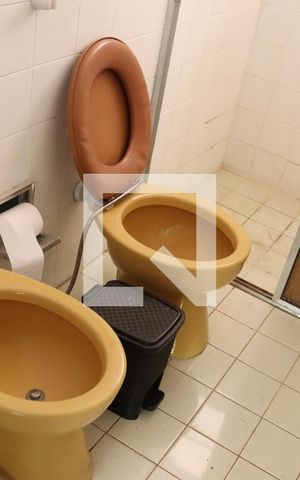 Apartamento para alugar com 80m², 2 quartos e 1 vaga Apartamento para alugar com 80m², 2 quartos e 1 vagaDetalhe do banheiro