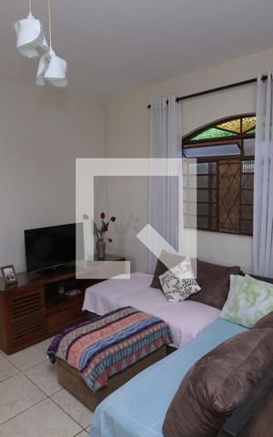 Casa à venda com 860m², 3 quartos e 2 vagasSala