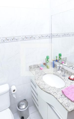 Casa à venda com 860m², 3 quartos e 2 vagasBanheiro Social