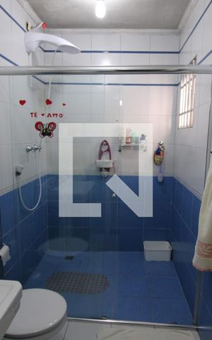 Casa à venda com 120m², 4 quartos e 2 vagasBanheiro 2