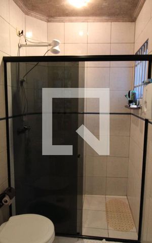 Casa à venda com 120m², 4 quartos e 2 vagasBanheiro 1