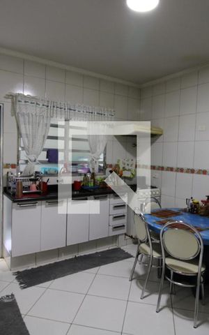 Casa à venda com 120m², 4 quartos e 2 vagasCozinha