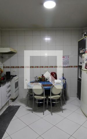 Casa à venda com 120m², 4 quartos e 2 vagasCozinha