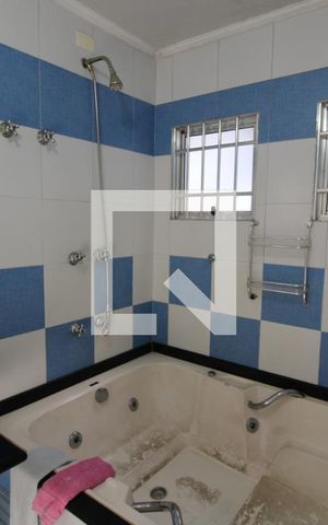 Casa à venda com 120m², 4 quartos e 2 vagasSuite Banheiro