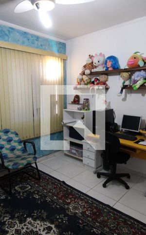 Casa à venda com 120m², 4 quartos e 2 vagasQuarto 1