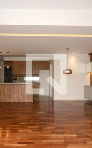 Apartamento à venda com 330m², 4 quartos e 3 vagasSala
