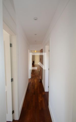 Apartamento à venda com 330m², 4 quartos e 3 vagasCorredor